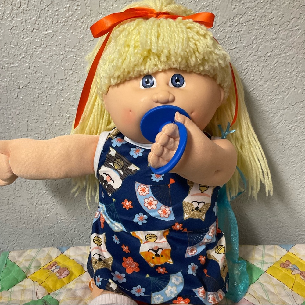 RARE Vintage Cabbage Patch Kid Designer Line Girl  With Pacifier Lemon Hair 1989